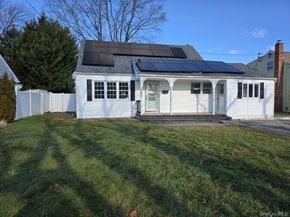 125 Greenwood Drive, North Babylon NY 11703