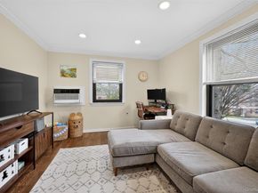 13 W Mill Drive 4A, Great Neck NY 11021