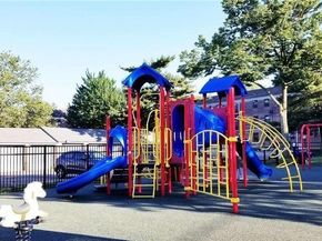 13 W Mill Drive 4A, Great Neck NY 11021