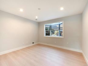 290 W Midland Pond Court 290, Moriches NY 11955