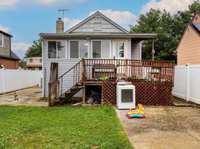 32 Cumberland Place, Valley Stream NY 11580
