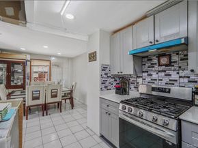 32 Cumberland Place, Valley Stream NY 11580