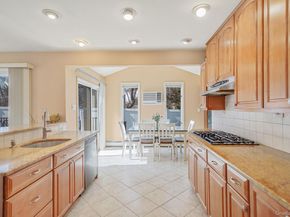 18 Wendorf Court, North Babylon NY 11703