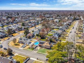 18 Wendorf Court, North Babylon NY 11703
