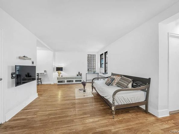 54 East 8th Street 3L, New York (Manhattan) NY 10003