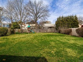 18 Phipps Avenue, East Rockaway NY 11518
