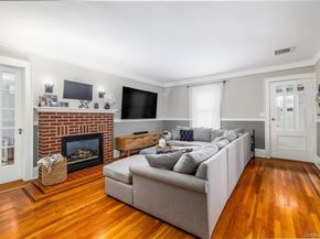 18 Phipps Avenue, East Rockaway NY 11518