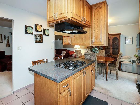 64 Conlon Road, Roosevelt NY 11575