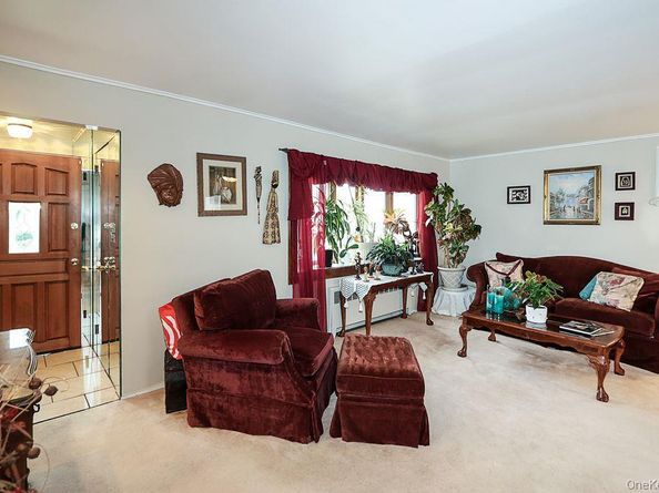 64 Conlon Road, Roosevelt NY 11575