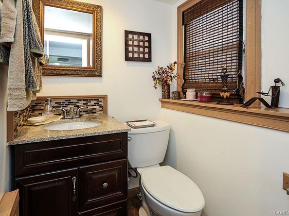 64 Conlon Road, Roosevelt NY 11575