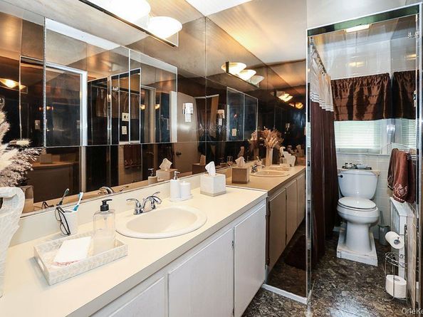 64 Conlon Road, Roosevelt NY 11575