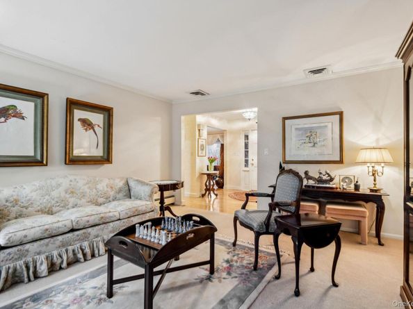 7 Short Path, Nissequogue NY 11780