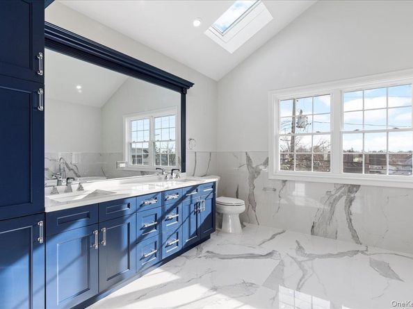 3421 Hawthorne Drive N, Wantagh NY 11793