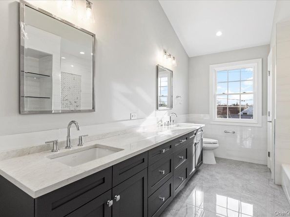 3421 Hawthorne Drive N, Wantagh NY 11793