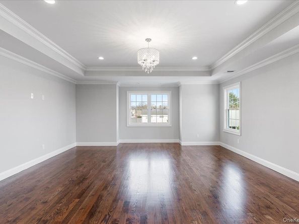 3421 Hawthorne Drive N, Wantagh NY 11793