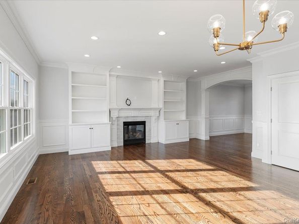 3421 Hawthorne Drive N, Wantagh NY 11793