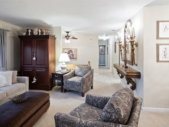 51 Deer Lane, Hicksville NY 11801