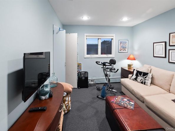 51 Deer Lane, Hicksville NY 11801