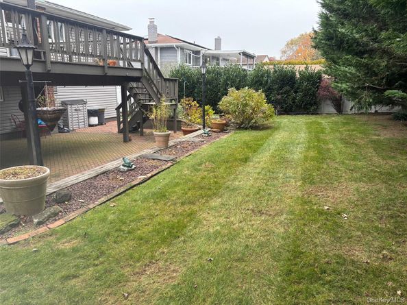 51 Deer Lane, Hicksville NY 11801