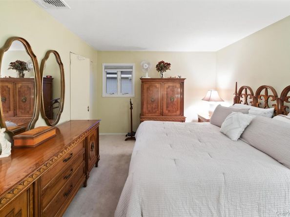 51 Deer Lane, Hicksville NY 11801