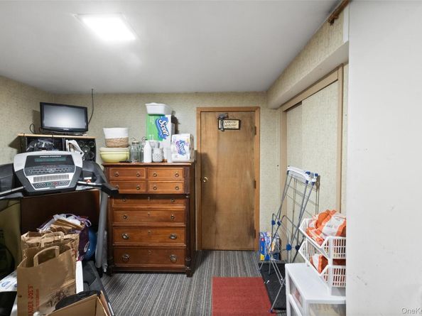 51 Deer Lane, Hicksville NY 11801