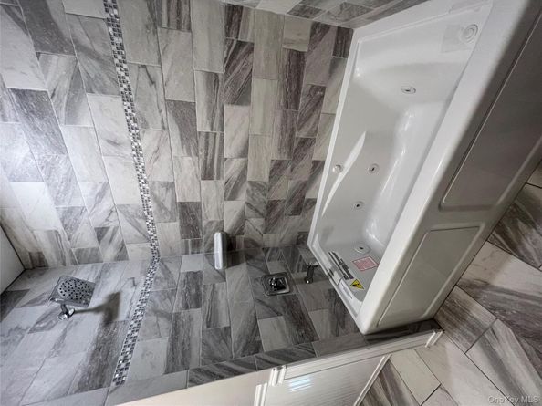 53 Pointe Circle S 53, Coram NY 11727