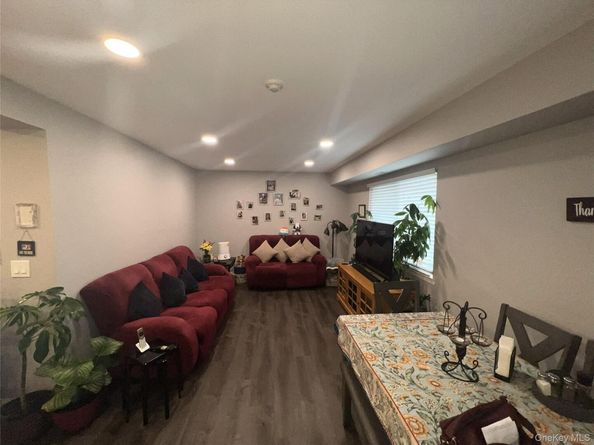 53 Pointe Circle S 53, Coram NY 11727