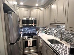 53 Pointe Circle S 53, Coram NY 11727