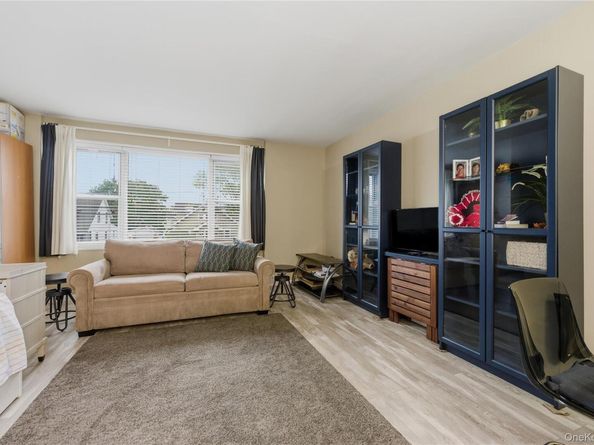 280 Guy Lombardo Avenue 2H, Freeport NY 11520