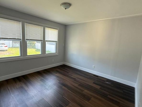 168 Jefferson Avenue, Roslyn Heights NY 11577