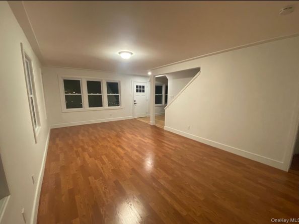 168 Jefferson Avenue, Roslyn Heights NY 11577