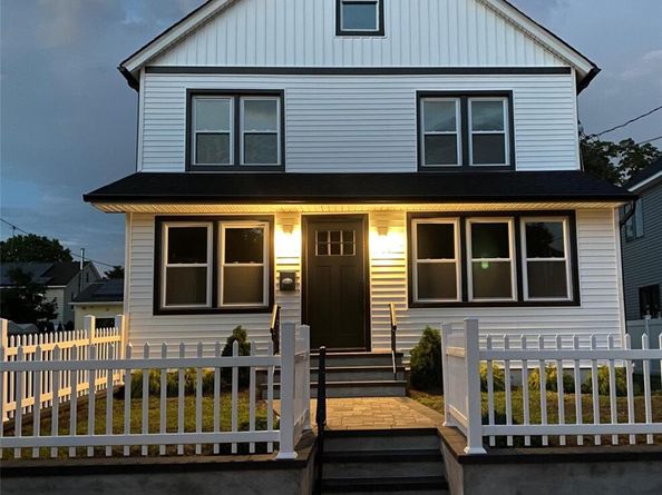 168 Jefferson Avenue, Roslyn Heights NY 11577