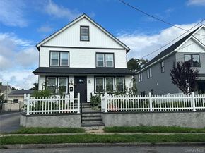 168 Jefferson Avenue, Roslyn Heights NY 11577