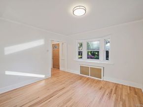 25 Oxford Drive, Freeport NY 11520