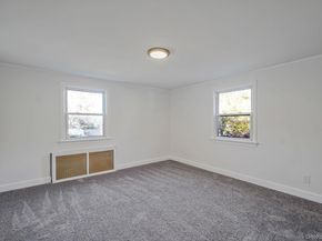 25 Oxford Drive, Freeport NY 11520