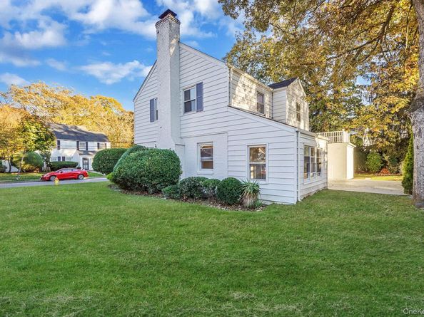 25 Oxford Drive, Freeport NY 11520