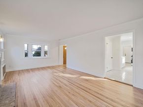 25 Oxford Drive, Freeport NY 11520