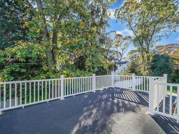 25 Oxford Drive, Freeport NY 11520