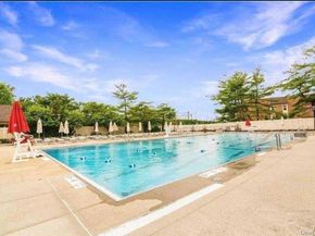 14-14 Bonnie, Bayside NY 11360