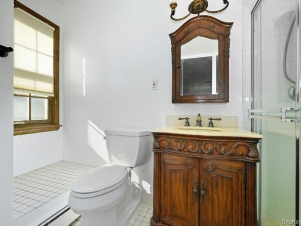 14-14 Bonnie, Bayside NY 11360