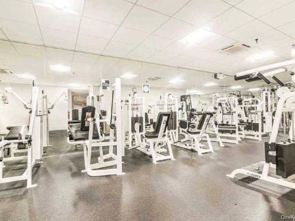 14-14 Bonnie, Bayside NY 11360