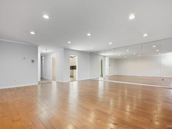 14-14 Bonnie, Bayside NY 11360