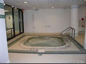 14-14 Bonnie, Bayside NY 11360