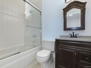 14-14 Bonnie, Bayside NY 11360