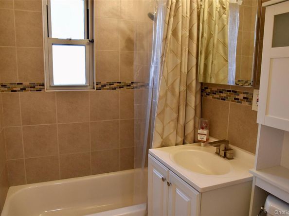 198-44 Pompeii Avenue 1A, Hollis NY 11423