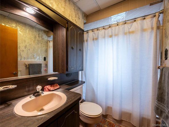 556 Jackson Street, Baldwin NY 11510