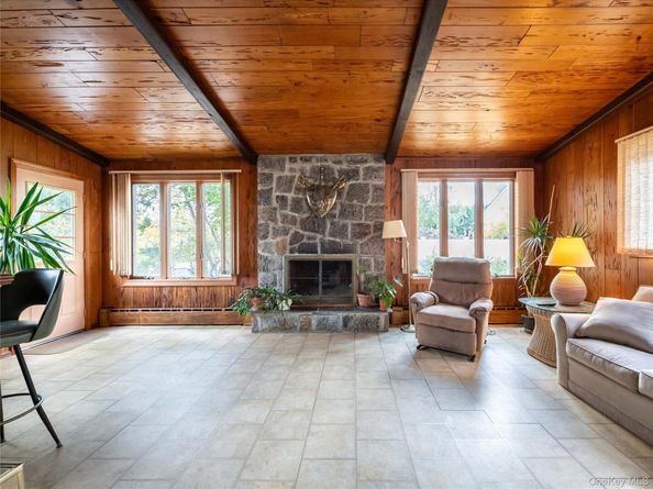 556 Jackson Street, Baldwin NY 11510