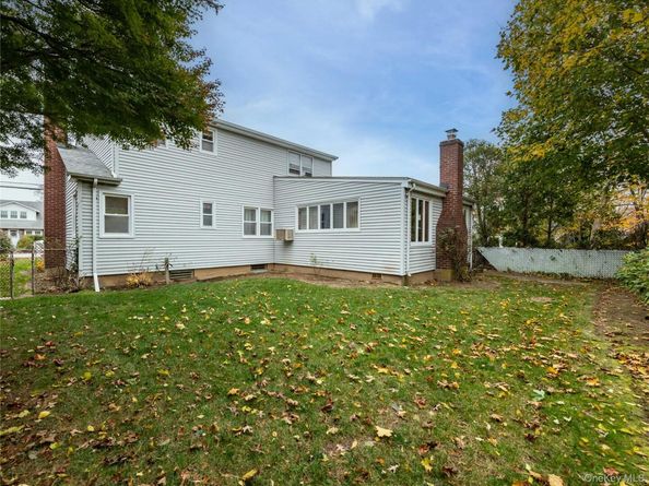 556 Jackson Street, Baldwin NY 11510