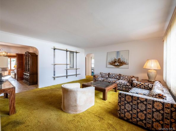 556 Jackson Street, Baldwin NY 11510