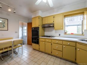 556 Jackson Street, Baldwin NY 11510